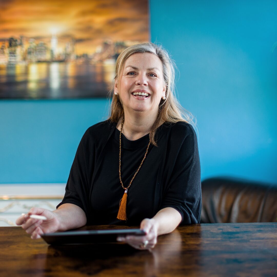 Silvia Patricia Schäfer im Büro