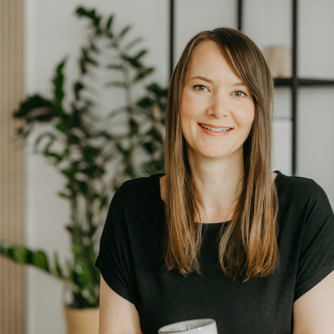 Cornelia Schaertl lächelnd