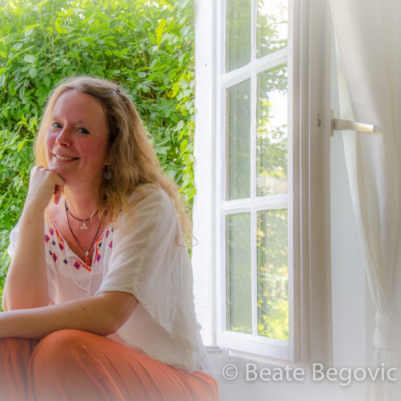 Manuela Cebula am Fenster